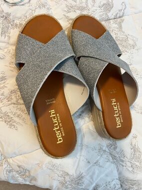 Bertuchi Gray Crossband Espadrille Slide Sandals